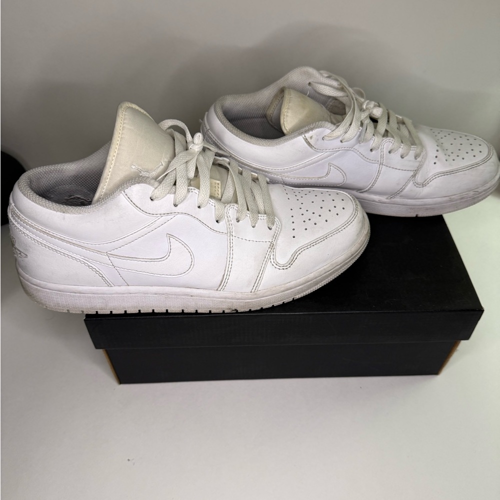 Nike Air Jordan 1 Low Triple White Leather Mens Size 9.5 553558-136